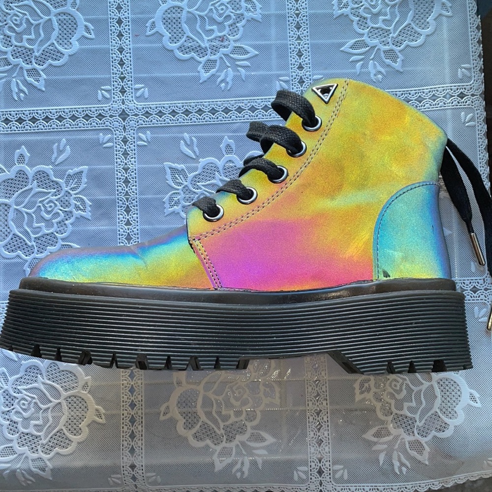 Dolls kill YRU Slayr reflective boots - Picture 3 of 6